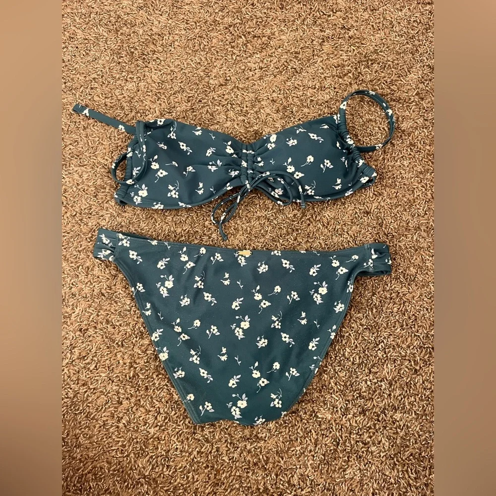 HOLLISTER Size Medium Green Floral Scrunch- back Cheeky Beach Summer Bikini Set - Picture 6 of 6